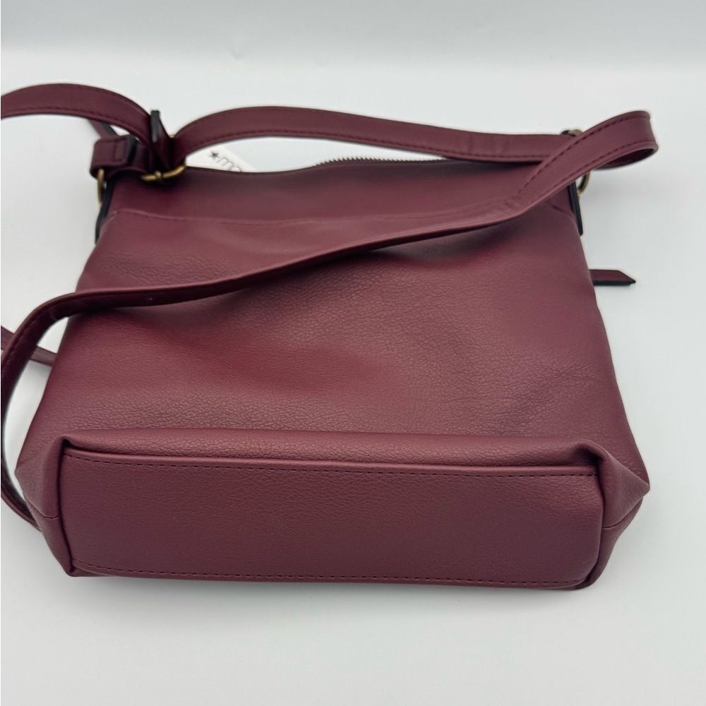 Style & Co Hudsonn Crossbody Bag red- Small, Zip Closure, Adjustable Strap - Picture 3 of 8